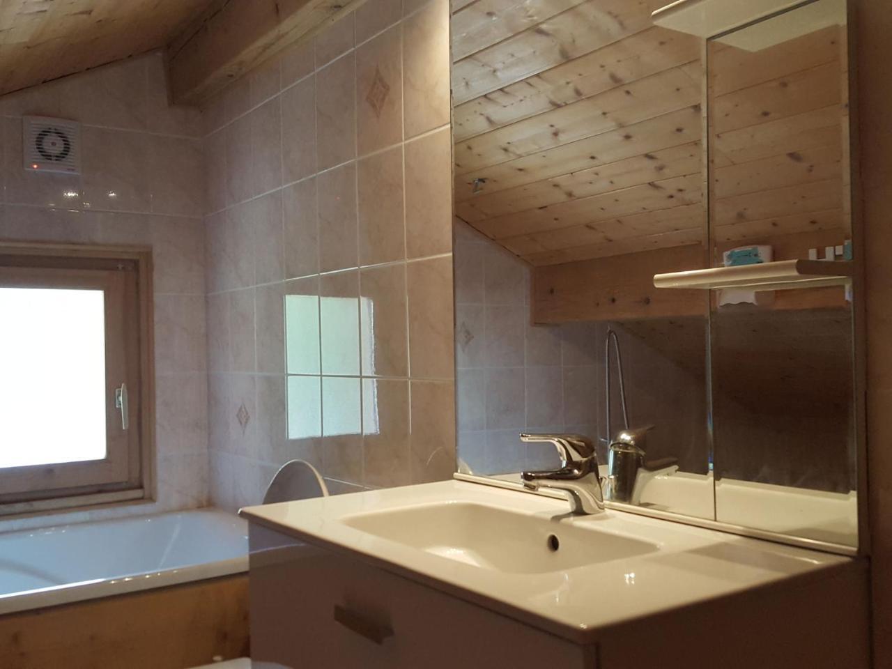 Magnificent Chalet On The Mountain Slopes Les Gets Eksteriør billede