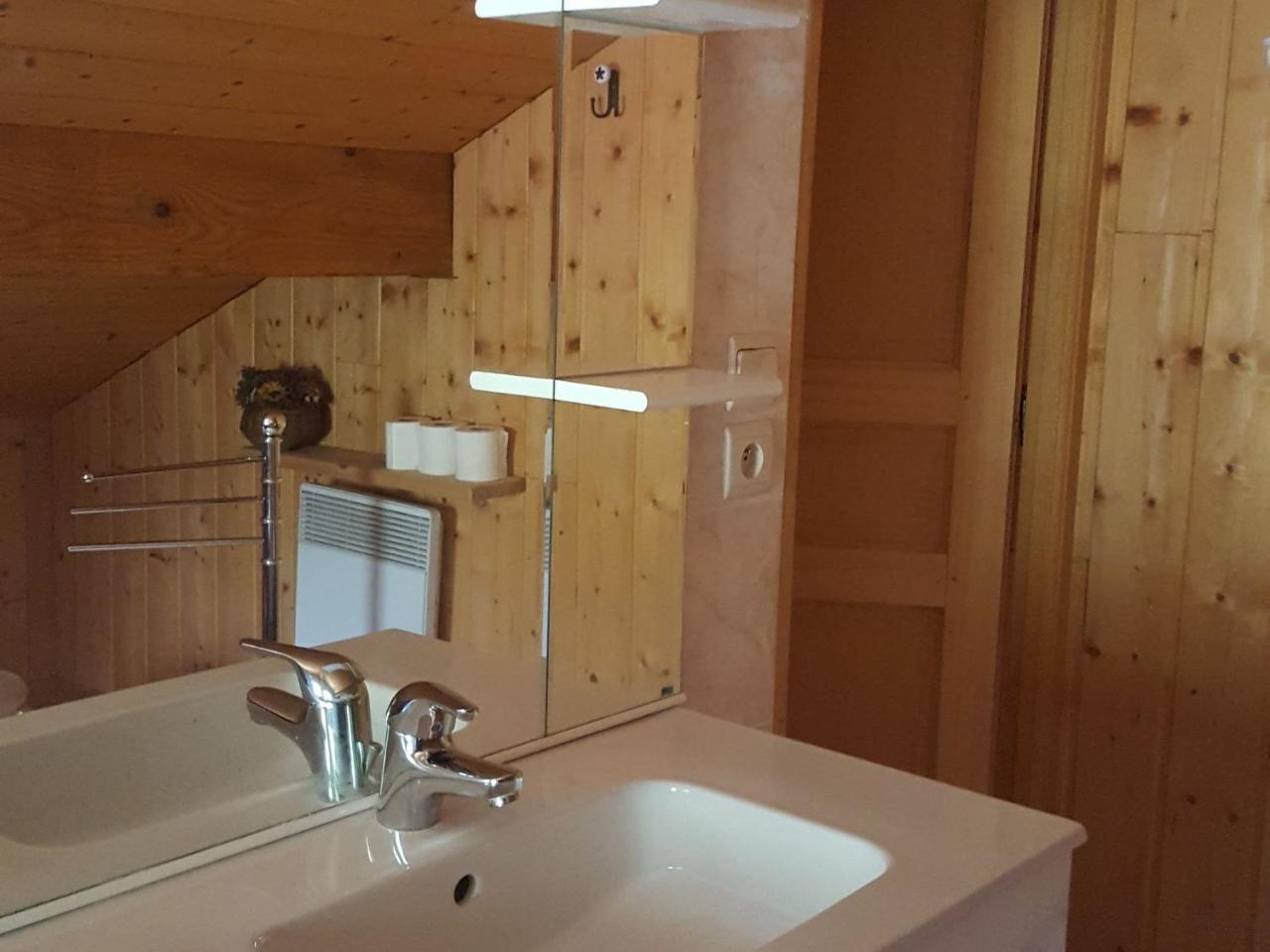 Magnificent Chalet On The Mountain Slopes Les Gets Værelse billede